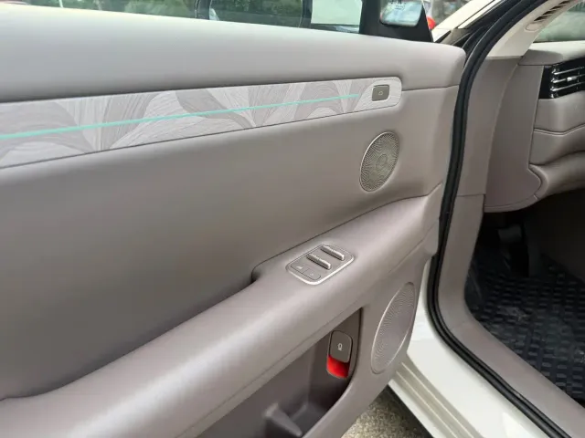 IM Motors LS6 — Фото автомобиля 5
