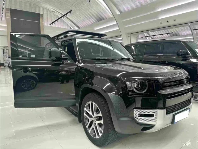 Land Rover Defender — Фото автомобиля 17