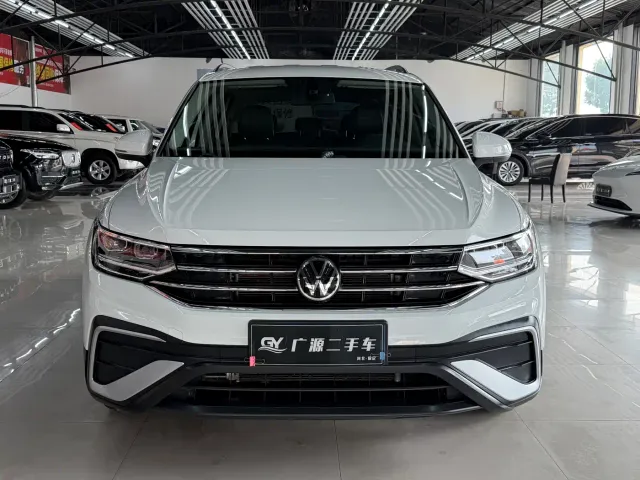 Volkswagen Tiguan L — Фото автомобиля 2