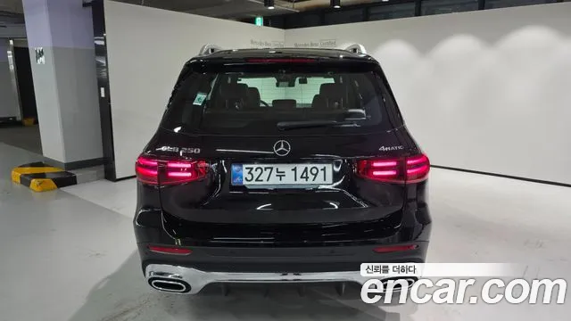 Mercedes-Benz GLB-Class — Фото автомобиля 2