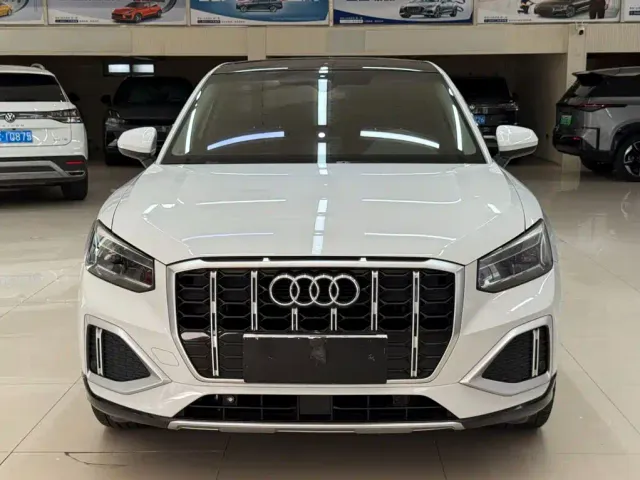 Audi Q2L — Фото автомобиля 2