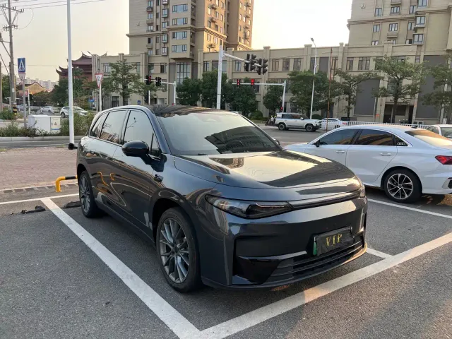 Leapmotor C10 — Фото автомобиля 3