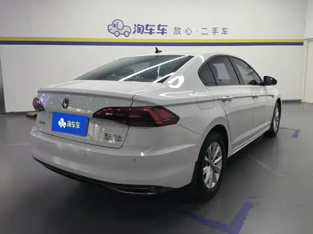 Volkswagen Bora — Фото автомобиля 3