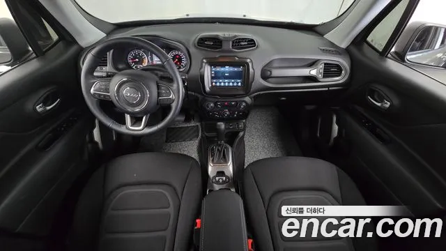 Jeep Renegade — Фото автомобиля 7