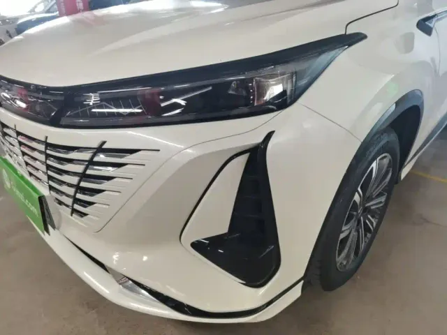 Changan CS75 Plus — Фото автомобиля 23