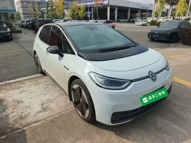 Volkswagen ID.3 — Фото автомобиля 3