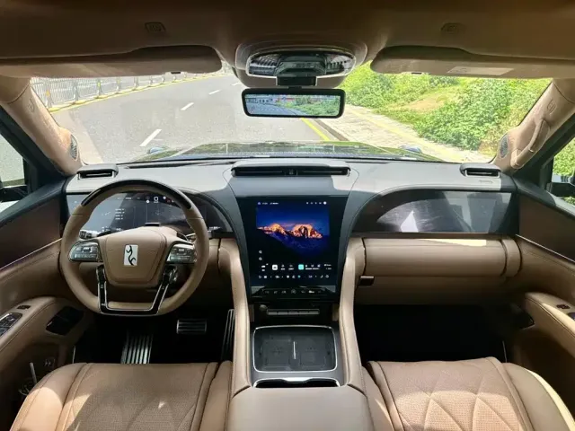 BYD U8L — Фото автомобиля 13