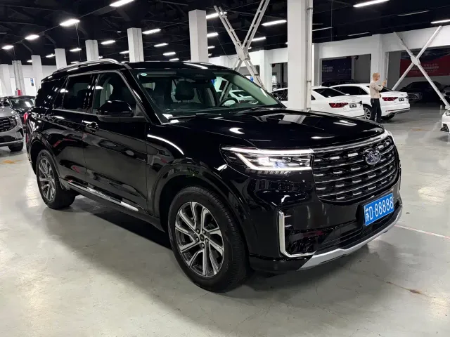 Ford Explorer — Фото автомобиля 14