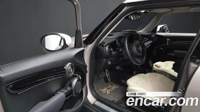 Mini Cooper Cooper 5 дверей Classic — Фото автомобиля 10