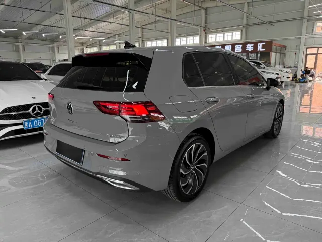Volkswagen Golf — Фото автомобиля 4