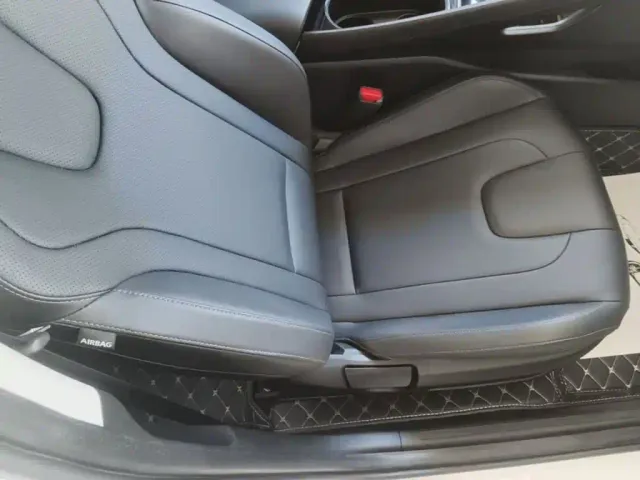 Hyundai Elantra — Фото автомобиля 24