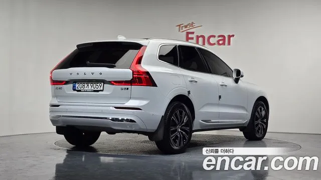 Вольво XC60 — Фото автомобиля 2