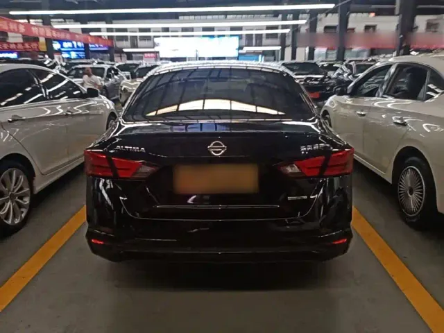 Nissan Teana — Фото автомобиля 5