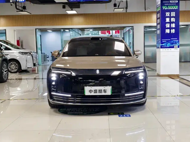 Zunjie Zunjie S800 2025 Model Extended Range Starlight Executive Edition 4-seater — Фото автомобиля 2