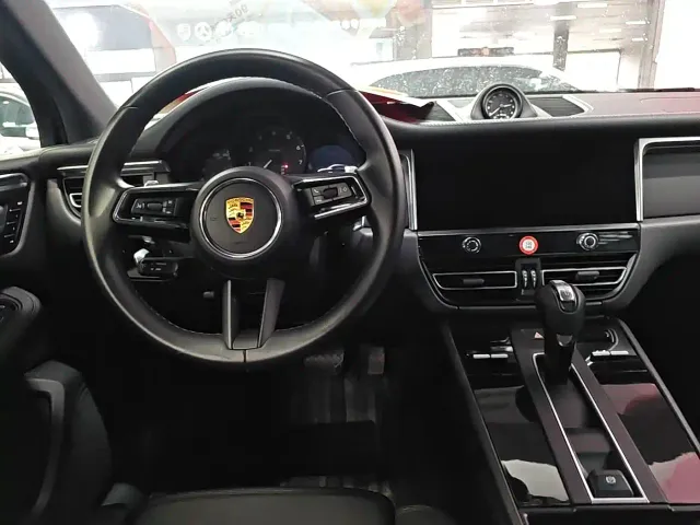 Porsche Macan — Фото автомобиля 11