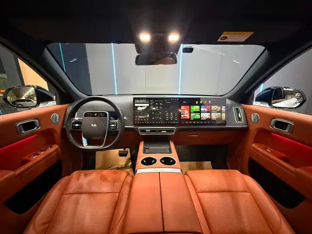 Li Auto L7 — Фото автомобиля 9