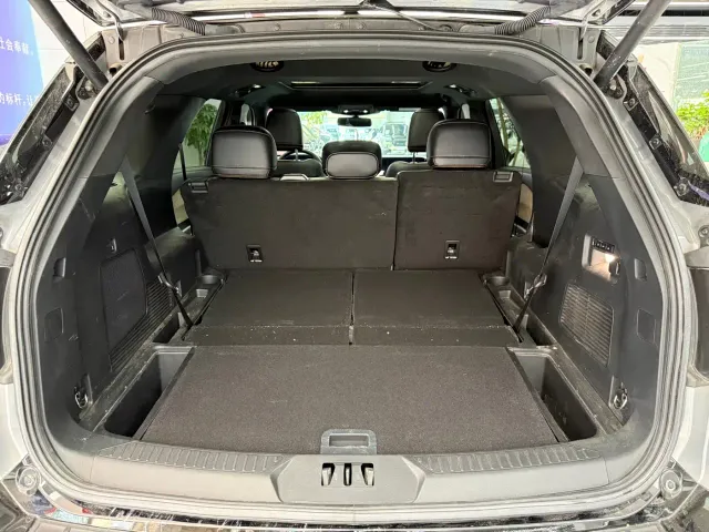 Ford Explorer — Фото автомобиля 20