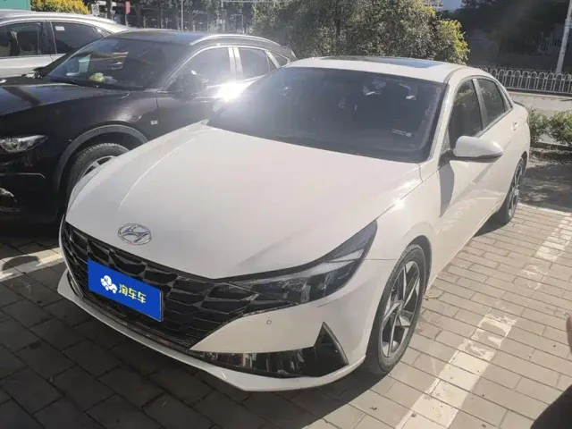 Фотография автомобиля — Hyundai Elantra