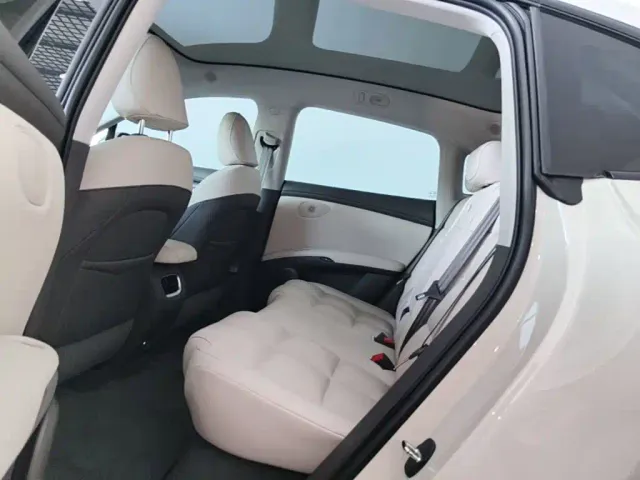 IM Motors LS6 — Фото автомобиля 16
