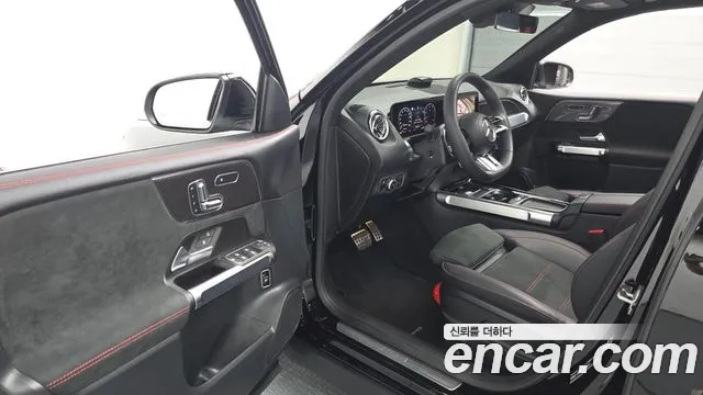 Mercedes-Benz GLB-Class — Фото автомобиля 10