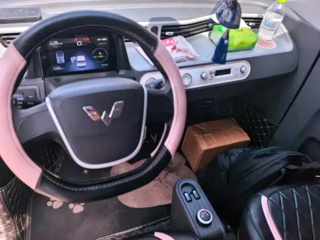 Wuling Hongguang Mini EV — Фото автомобиля 12