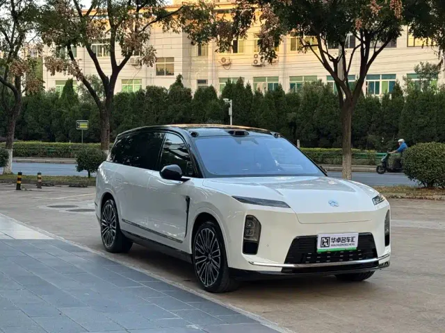 Nio ES8 — Фото автомобиля 3