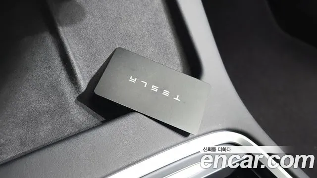 Tesla Model 3 — Фото автомобиля 25