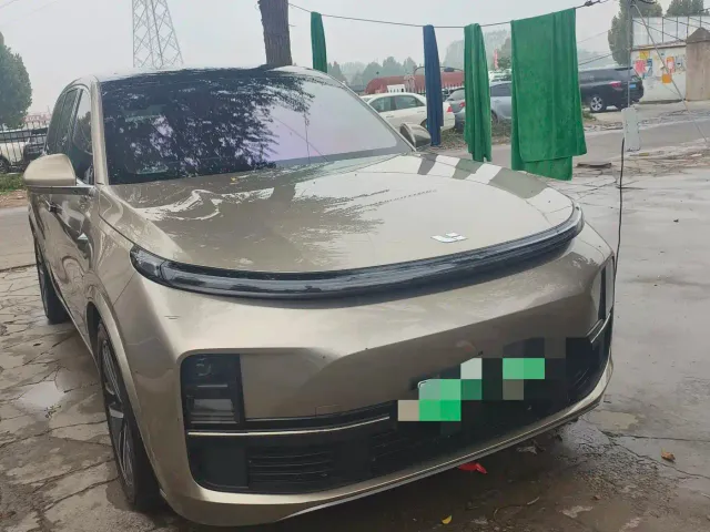 Li Auto L8 — Фото автомобиля 3