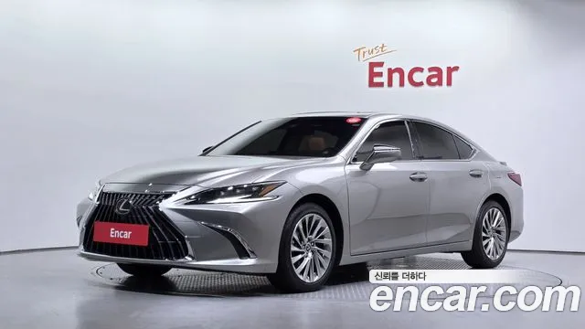 Фотография автомобиля — Lexus ES Generation 7