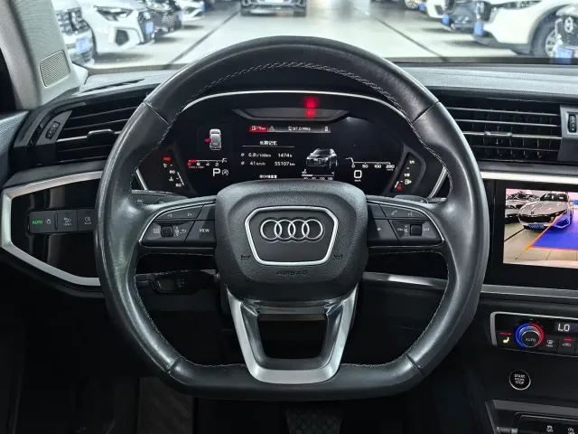 Audi Q3 — Фото автомобиля 12