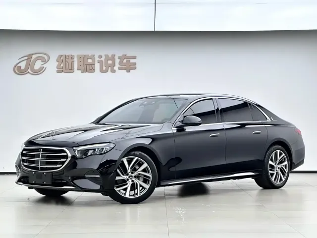 Фотография автомобиля — Mercedes-Benz E-Class