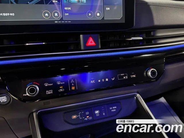 Kia Carnival Generation 4 — Фото автомобиля 10