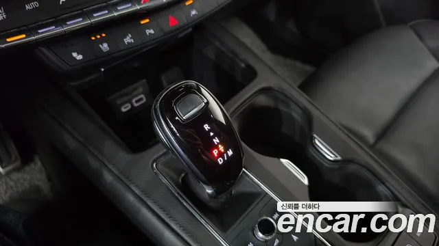 Cadillac XT4 — Фото автомобиля 12