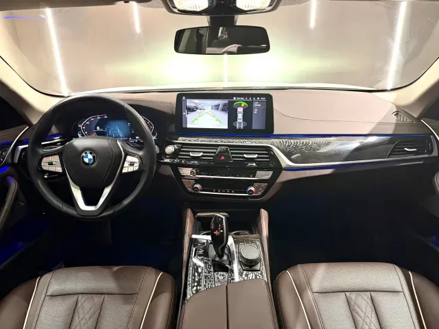BMW 5 Series — Фото автомобиля 9