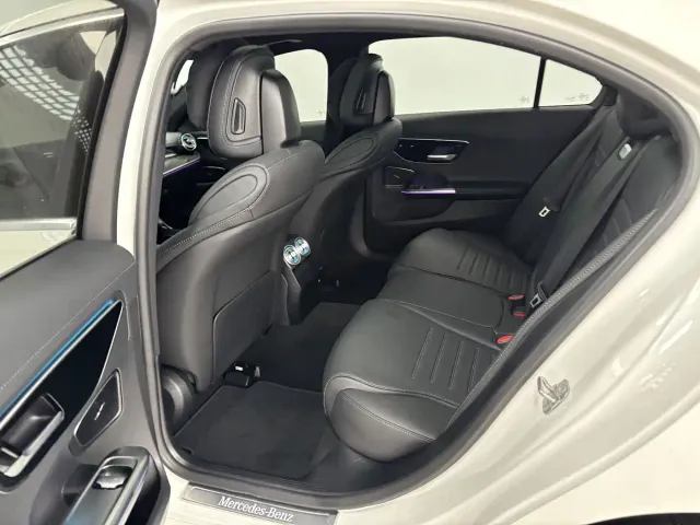 Mercedes-Benz C-Class — Фото автомобиля 23