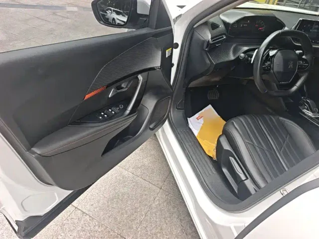Peugeot 2008 — Фото автомобиля 15