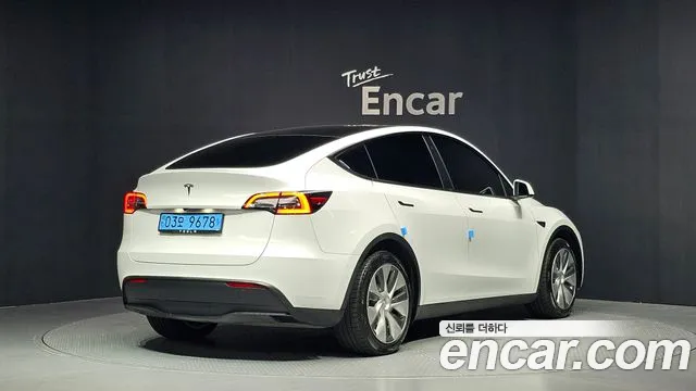 Tesla Model Y — Фото автомобиля 2