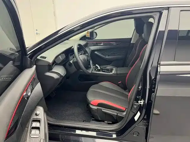 Dongfeng Yixuan MAX — Фото автомобиля 13