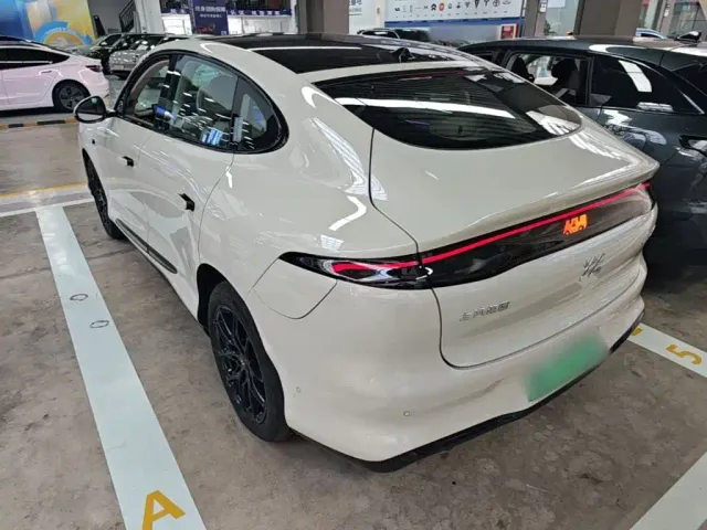 IM Motors LS6 — Фото автомобиля 4