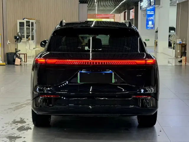 Xpeng G9 — Фото автомобиля 4