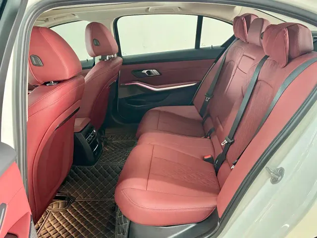 BMW 3 Series — Фото автомобиля 10