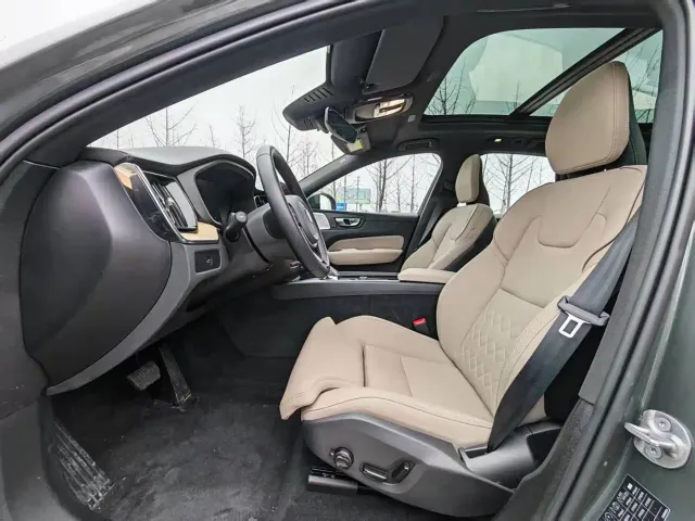 Volvo XC60 — Фото автомобиля 27
