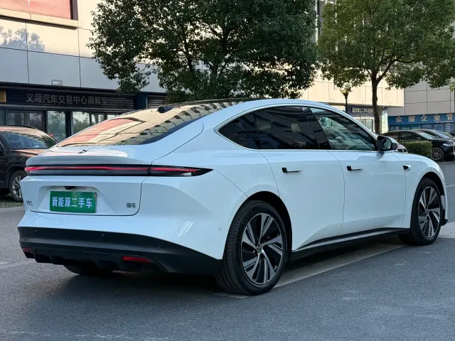 Nio ET5 — Фото автомобиля 6
