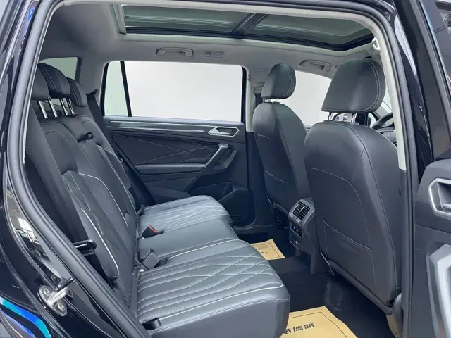Volkswagen Tiguan L — Фото автомобиля 16