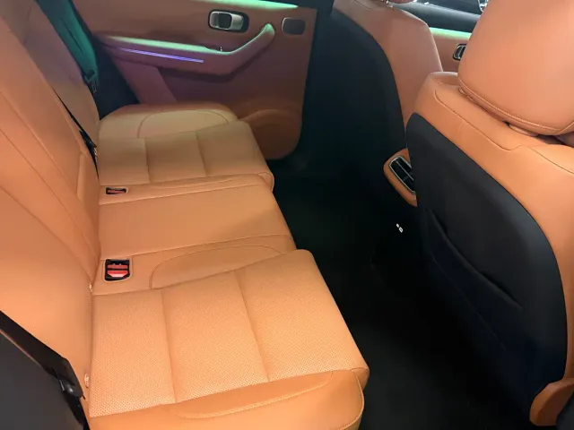 Leapmotor C10 — Фото автомобиля 8