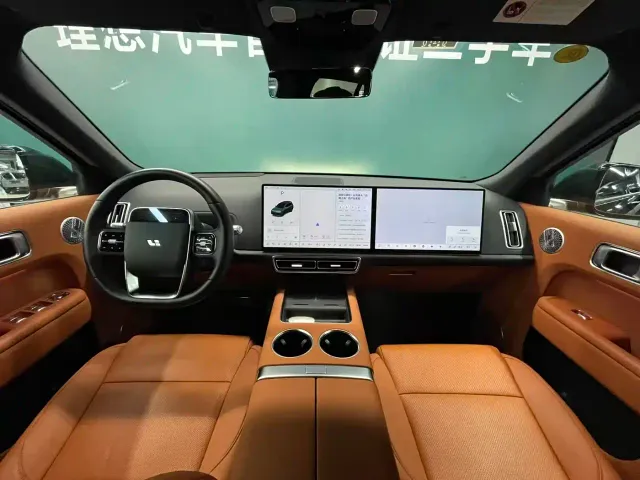 Li Auto L9 — Фото автомобиля 14