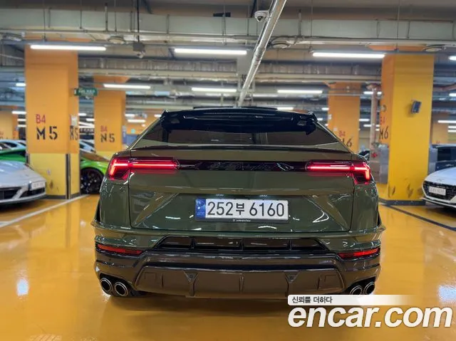 Lamborghini Urus — Фото автомобиля 2