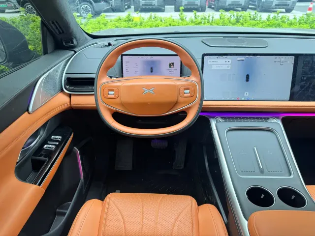 Xpeng G9 — Фото автомобиля 8