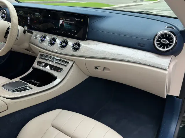 Mercedes-Benz E-Class — Фото автомобиля 12