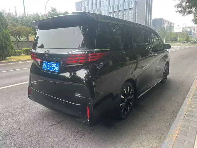 Toyota Alphard — Фото автомобиля 9